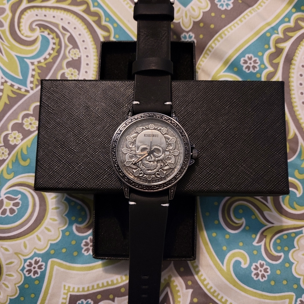 NIB KSENRUI Skull Watch.